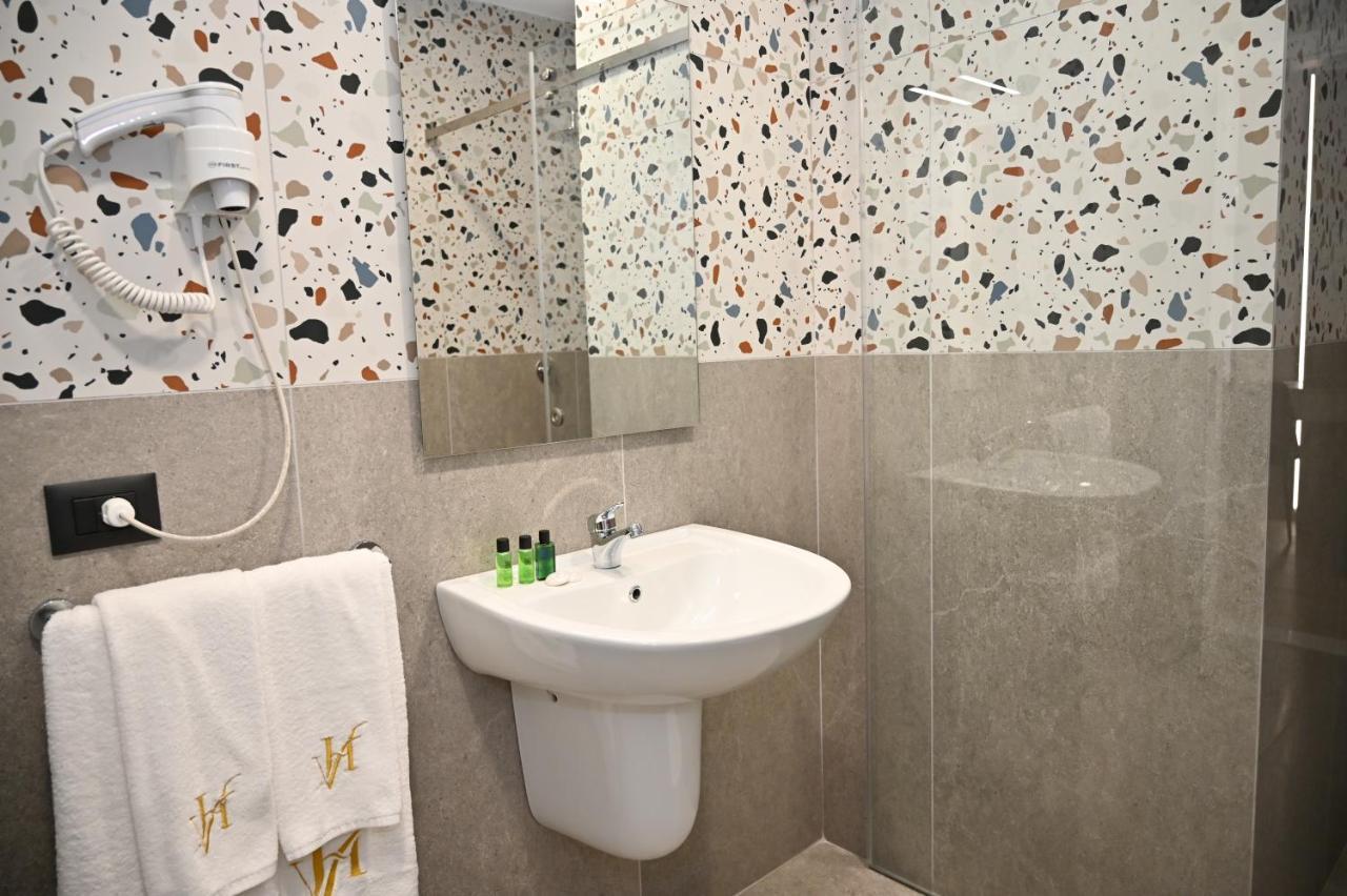 Hotel Vino Durres Exterior photo